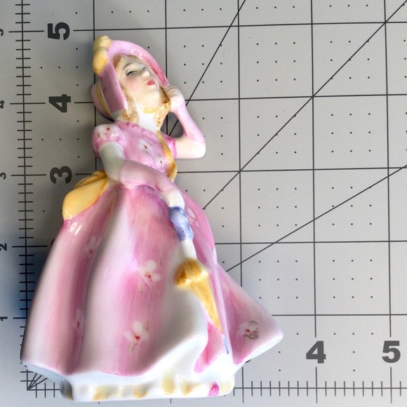 Royal Doulton Babie Figurine - Picture 8 of 8